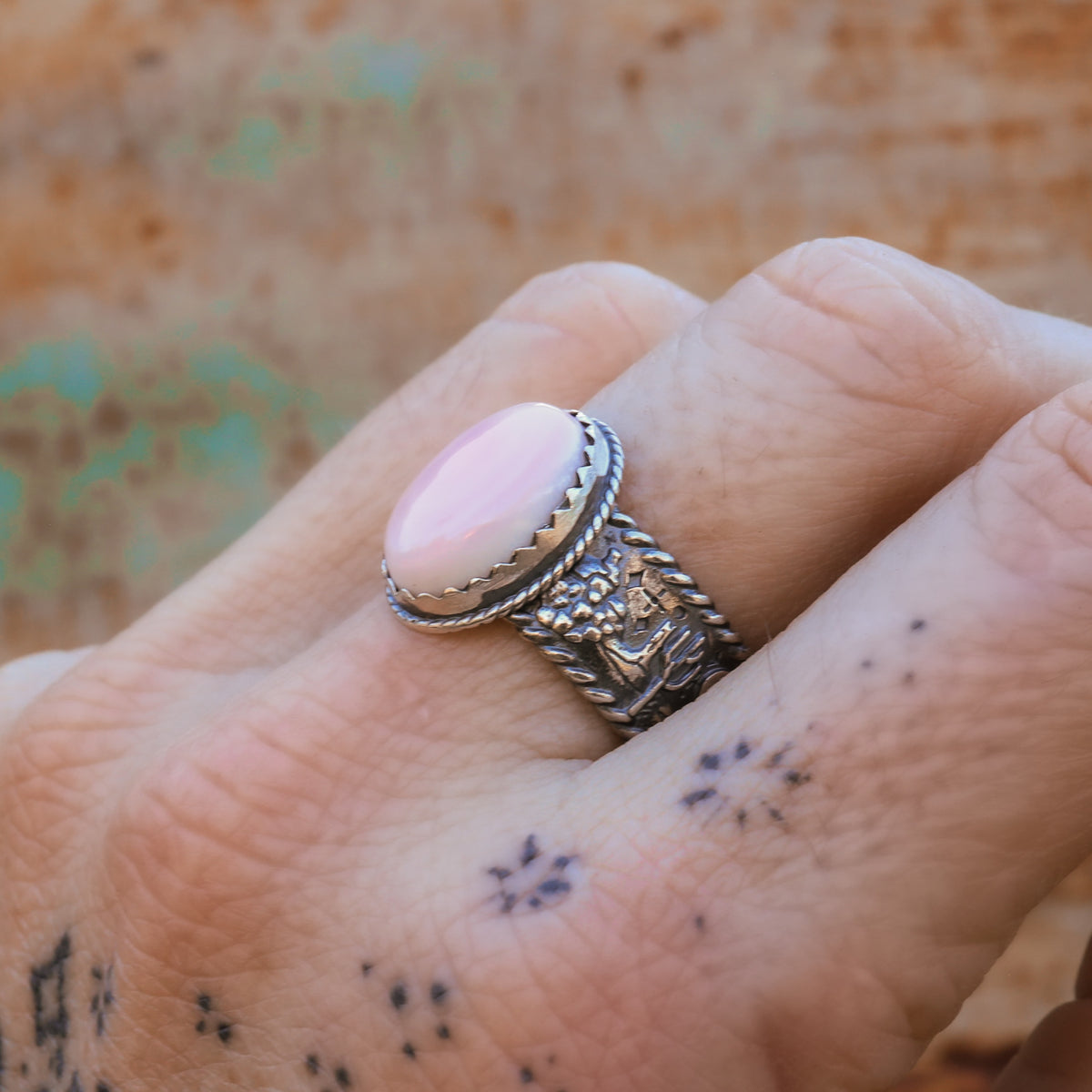 ‘Desert Day & Night' Storyteller Ring - Pink Conch - Sterling Silver