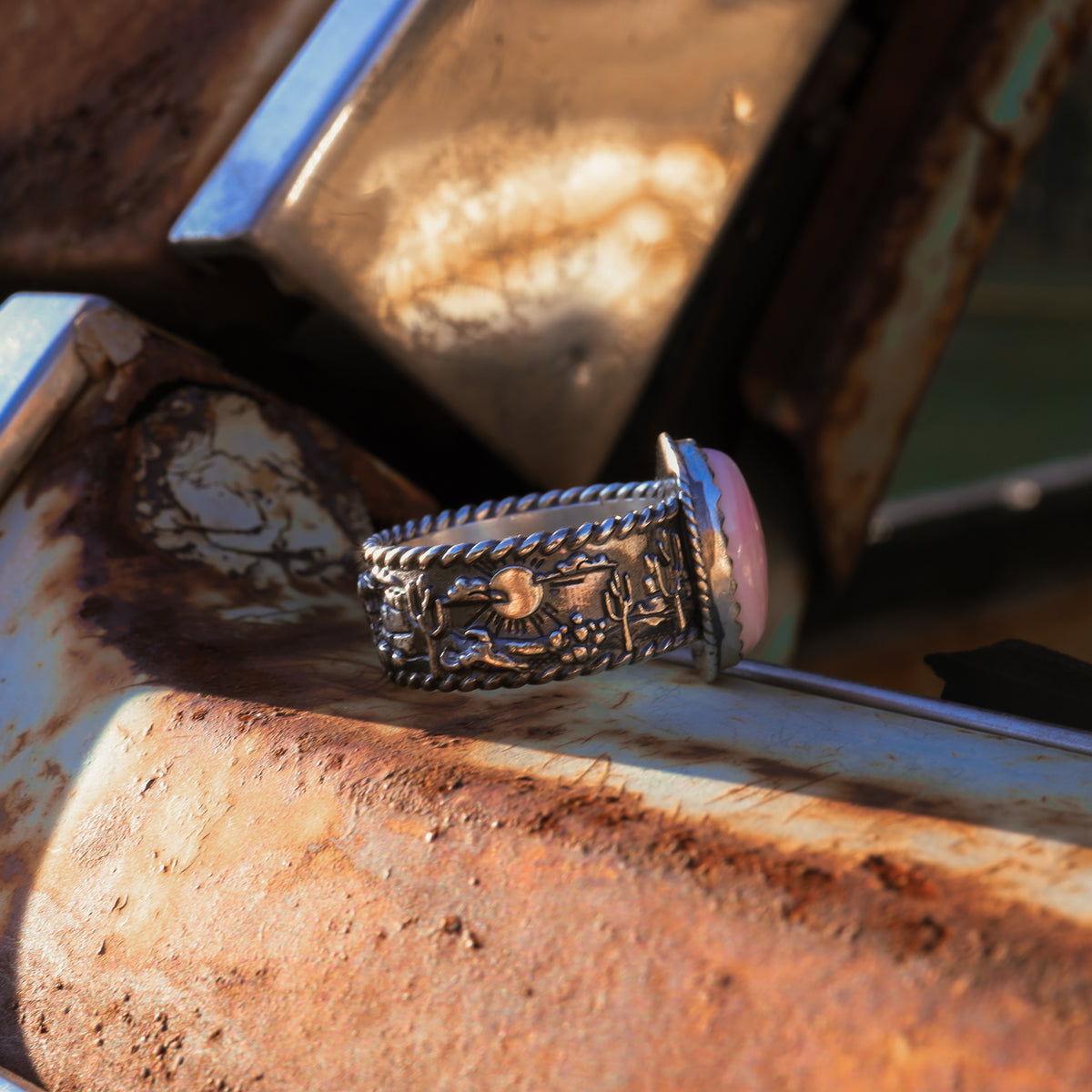 ‘Desert Day & Night' Storyteller Ring - Pink Conch - Sterling Silver